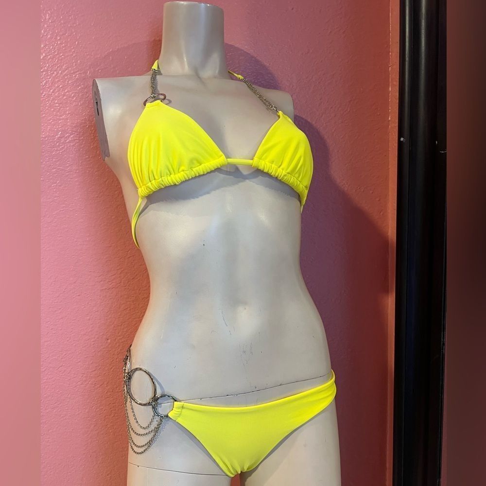 BEACH BUNNY BIKINI SET!! - Picture 10 of 12